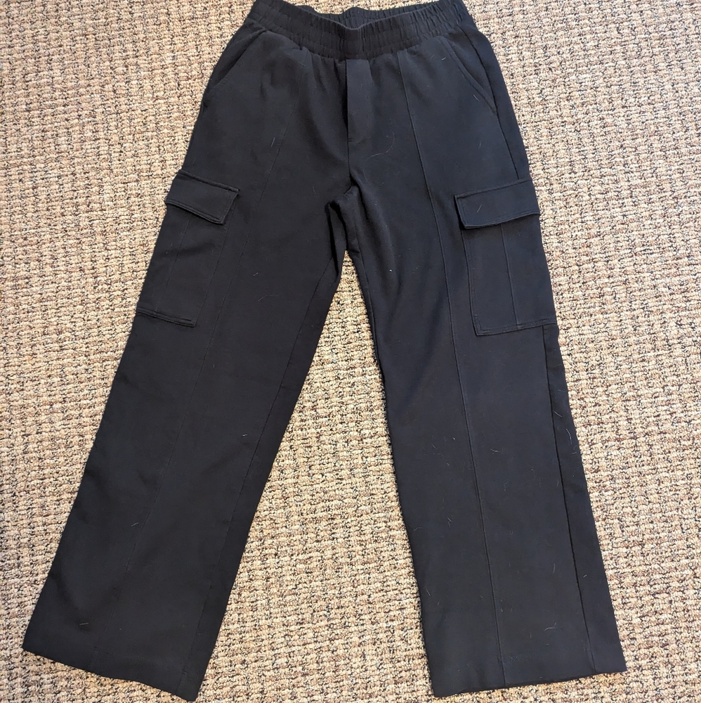 Old Navy dynamic fleece wide leg cargo size Medium